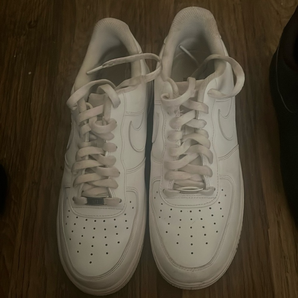 White Air Force one’s size 10 1/2